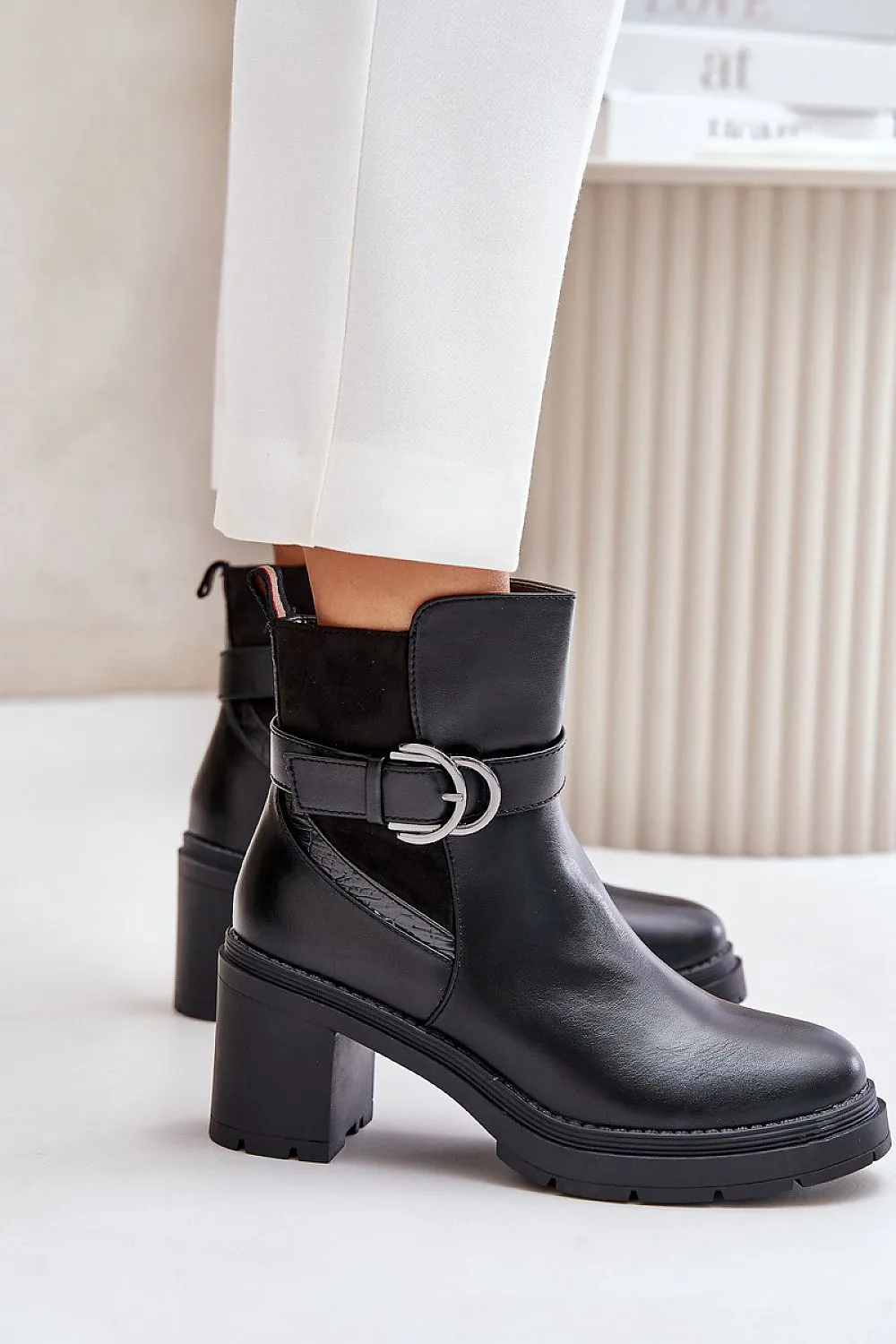 Heel boots Step in style