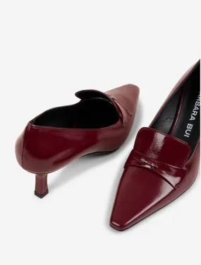 Heeled loafers in burgundy patent leather